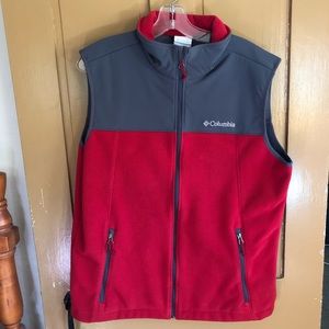 Men’s fleece winter vest.